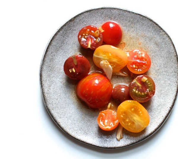 Asian marinated tomatoes