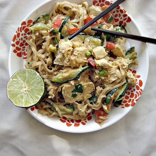 Asian noodle salad with cashew dressing 