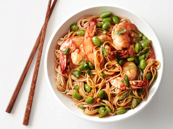 Asian noodles with shrimp and edamame