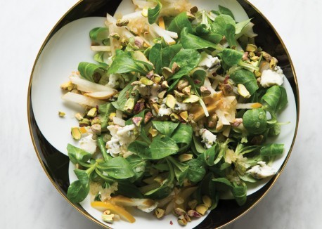 Asian pear salad with Gorgonzola and toasted pistachios