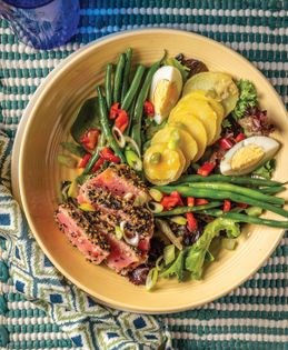 Asian salade Niçoise with sesame-crusted tuna
