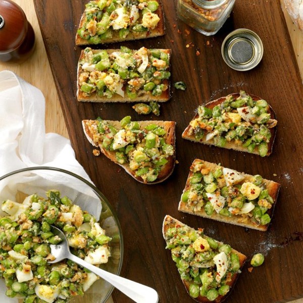 Asparagus & egg salad with walnuts & mint