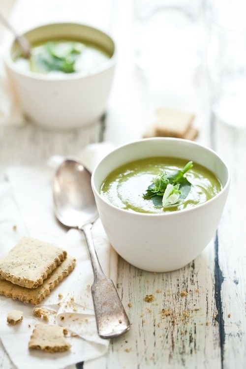 Asparagus & pea soup with herb crackers