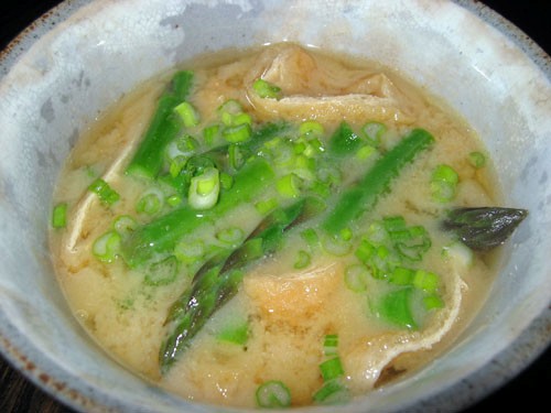 Asparagus and aburage miso soup