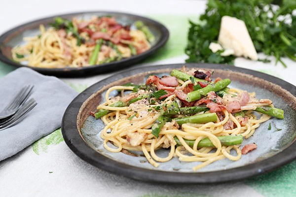 Asparagus and bacon spaghetti