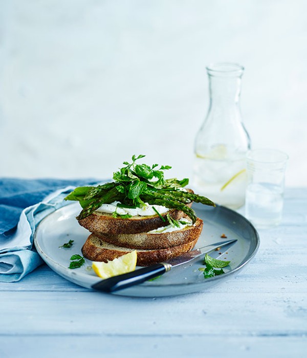 Asparagus and goat's curd tartines