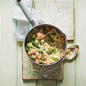 Asparagus and hot-smoked salmon risotto