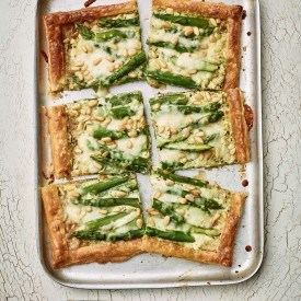 Asparagus and pesto tart [Louise Pearson]