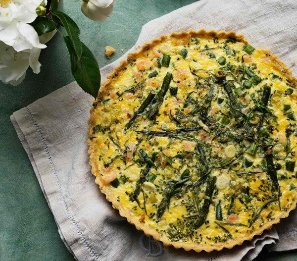 Asparagus and prawn tart
