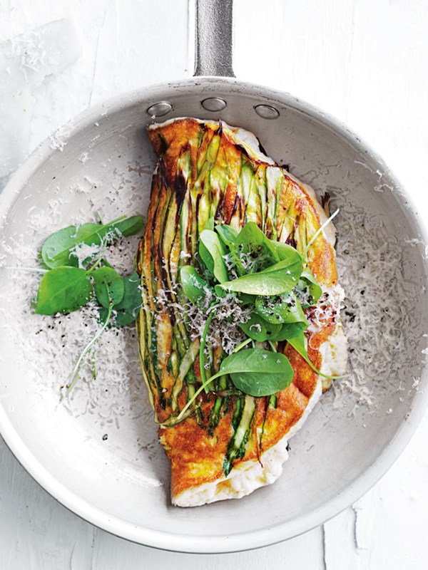 Asparagus and ricotta soufflé omelette
