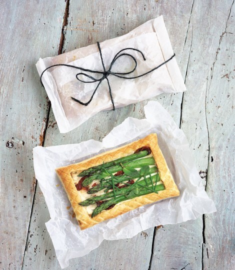 Asparagus and ricotta tarts