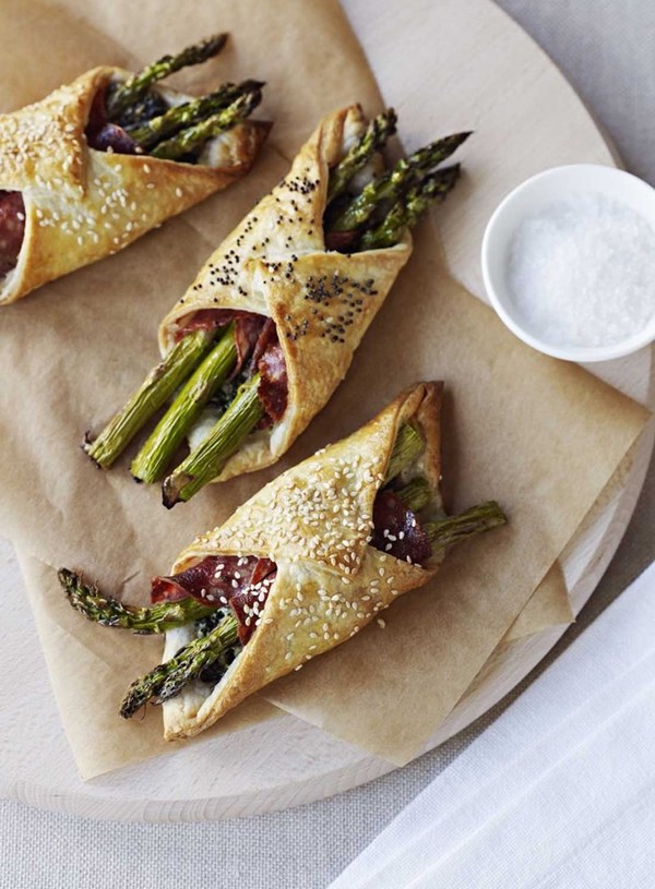 Asparagus and spinach tarts