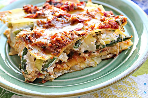 Asparagus and sun-dried tomato pesto lasagna