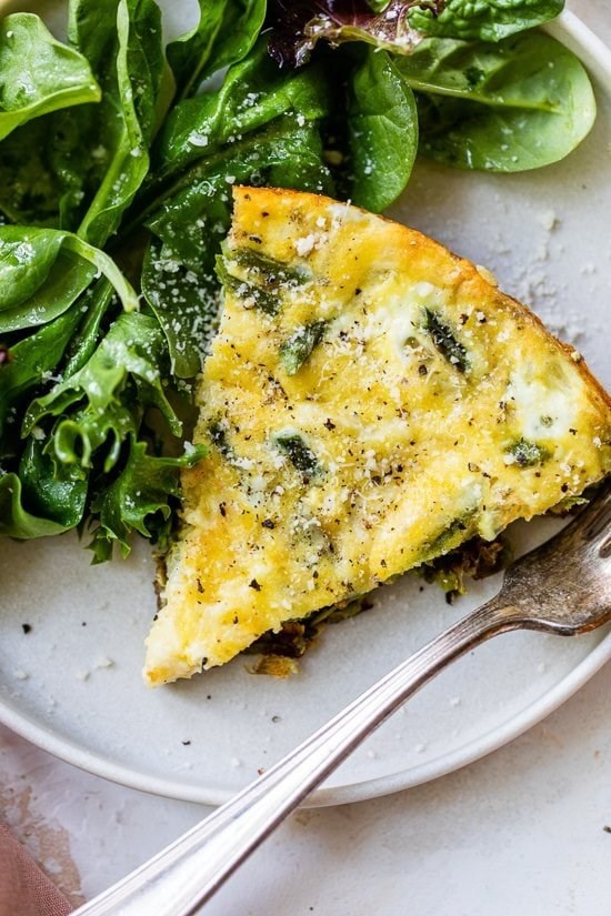 Asparagus and Swiss cheese frittata