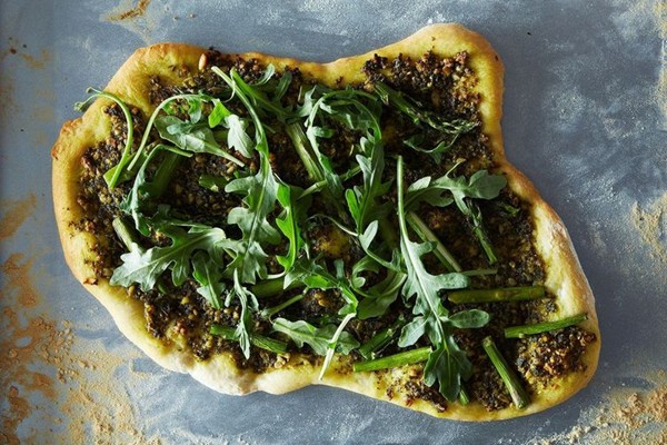 Asparagus, arugula, and pesto pizza