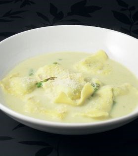 Asparagus broth with tortellini