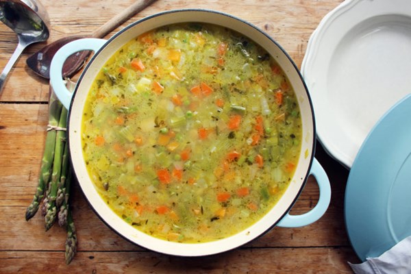 Asparagus, cheddar and butterbean pottage