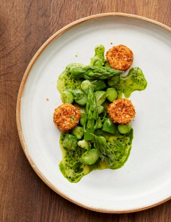 Asparagus, goat's cheese & lovage