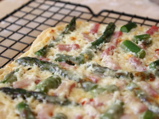 Asparagus, ham, and ricotta pizza