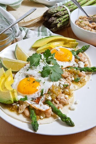Asparagus huevos rancheros