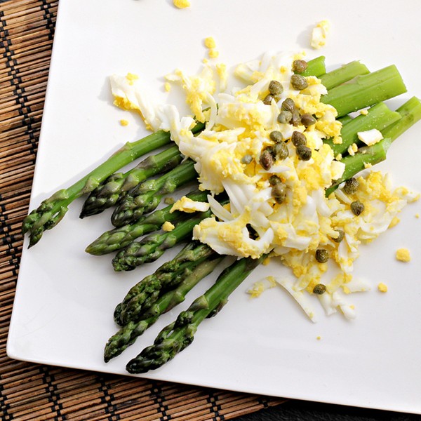 Asparagus mimosa recipe Eat Your Books