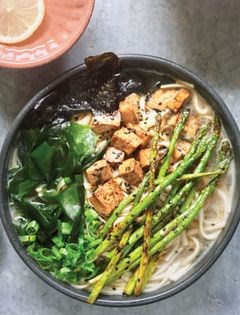 Asparagus, mixed sea vegetable and tofu ramen