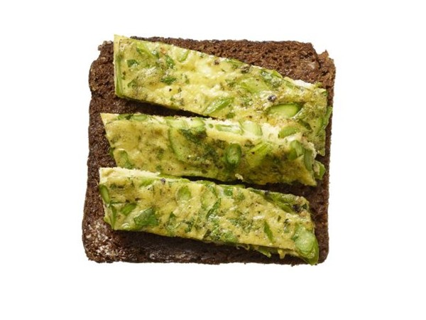 Asparagus omelet toast