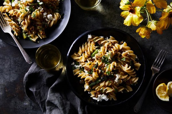 Asparagus pasta with pistachio aillade