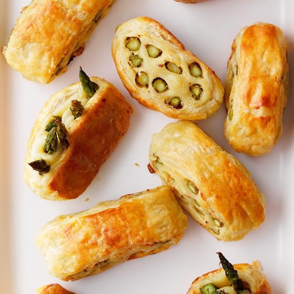 Asparagus pastry puffs