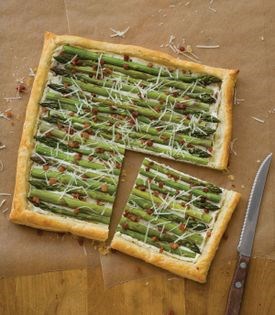 Asparagus pastry tart