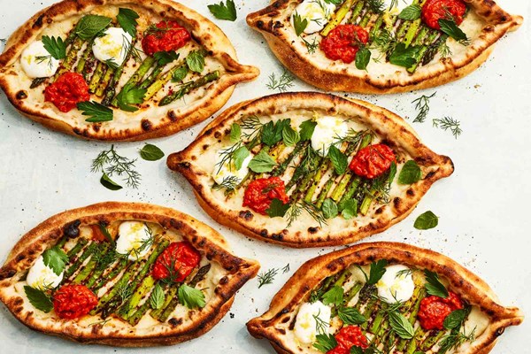 Asparagus pide