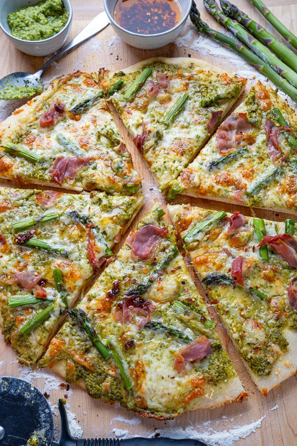 Asparagus pizza