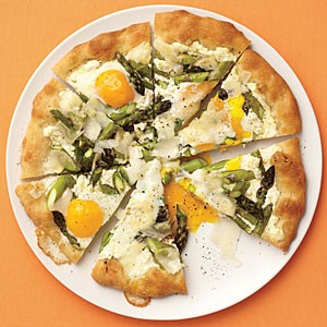 Asparagus, ricotta, and egg pizza