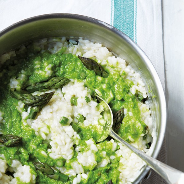 Asparagus risotto with pea purée