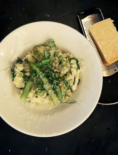 Asparagus risotto with samphire