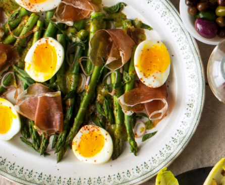 Asparagus salad with eggs & jambon de Bayonne