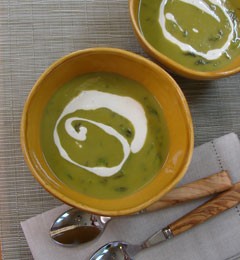 Asparagus soup with lemon crème fraîche