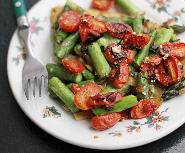 Asparagus, tomato, and onion farinata