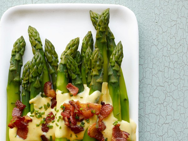Asparagus with bacon sabayon