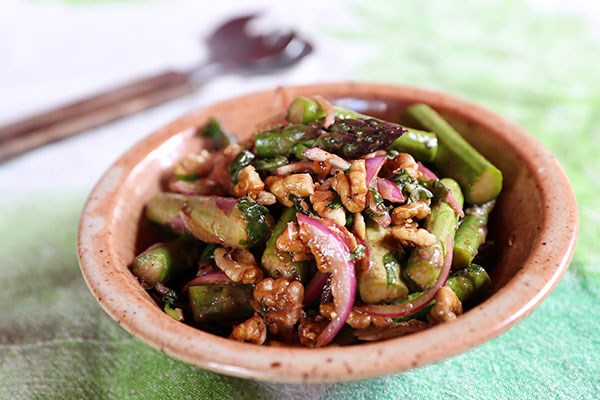 Asparagus with balsamic and basil
