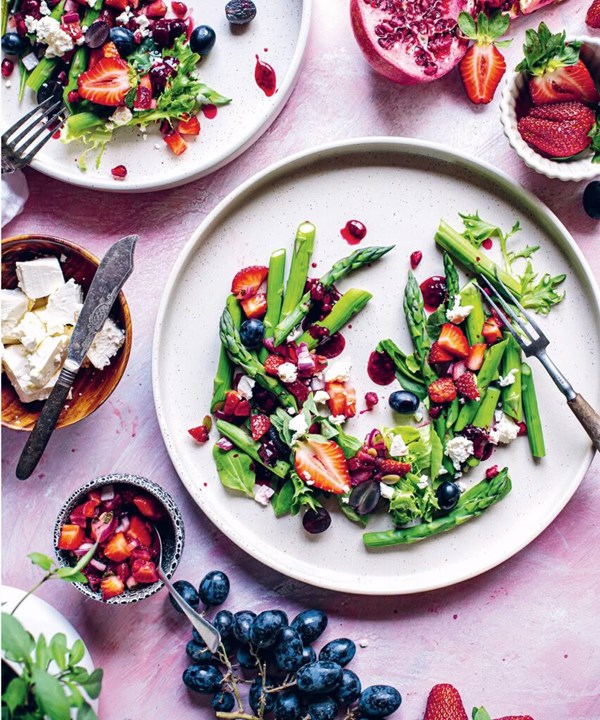 Asparagus with berry salsa 