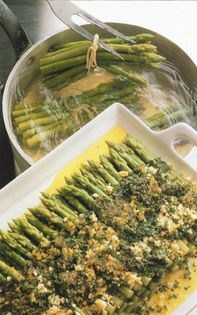 Asparagus with breadcrumb sauce