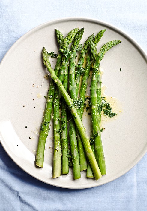 Asparagus with butter