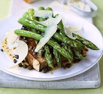 Asparagus with butter, balsamic and capers