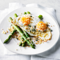 Asparagus with double eggs and Parmesan crumbs