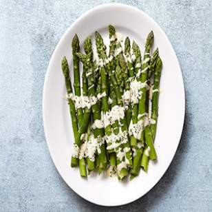 Asparagus with easy Hollandaise sauce