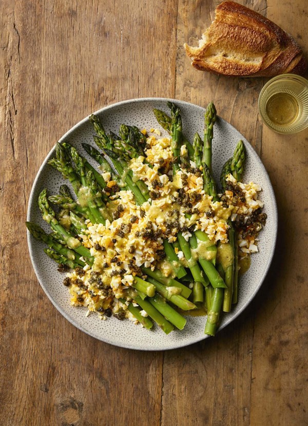 Asparagus with gribiche dressing and crispy capers