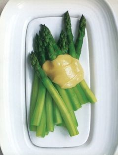 Asparagus with Hollandaise sauce