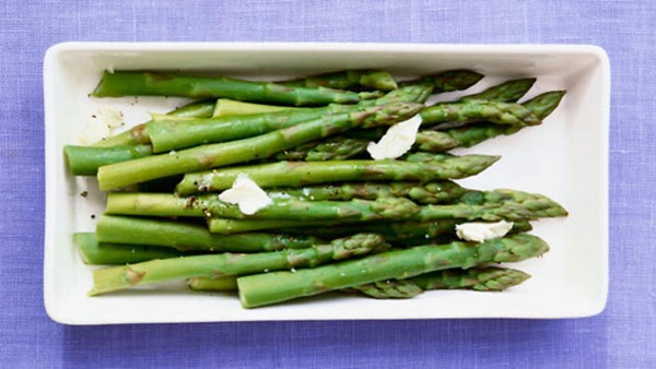 Asparagus with lemon butter