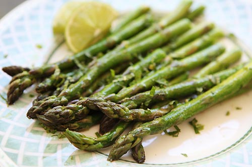 Asparagus with lime and mint